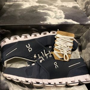 Men’s On Cloud size 11 Navy/White